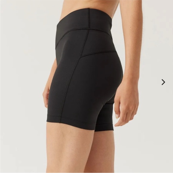 Outdoor Voices Women’s Black Move Free 6” Biker Compression Shorts Size Small - Picture 3 of 9